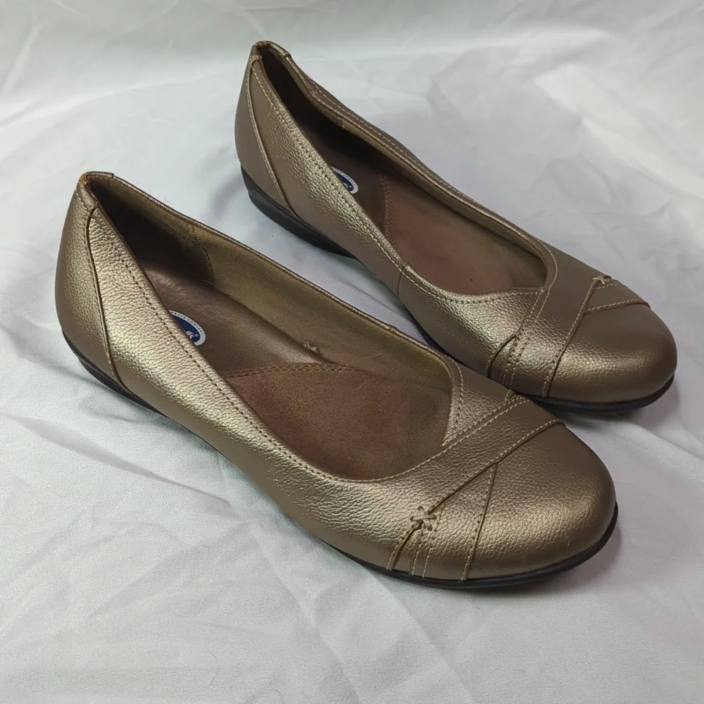 Dr Scholl's Sz 9 Gold/Copper Flats. Comfortable and stylish comfort flats - Picture 4 of 12